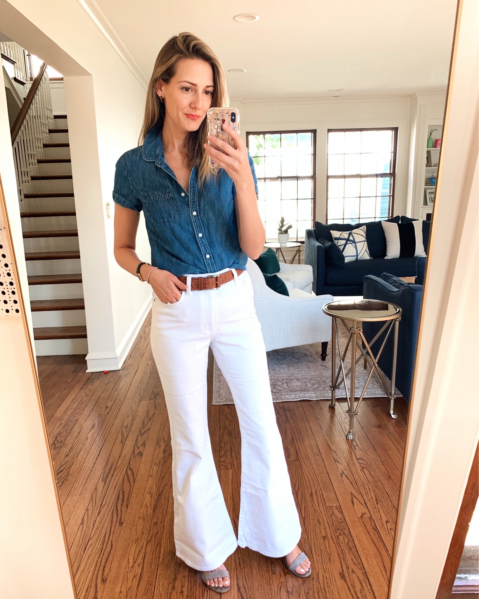 how to style a short sleeve chambray shirt