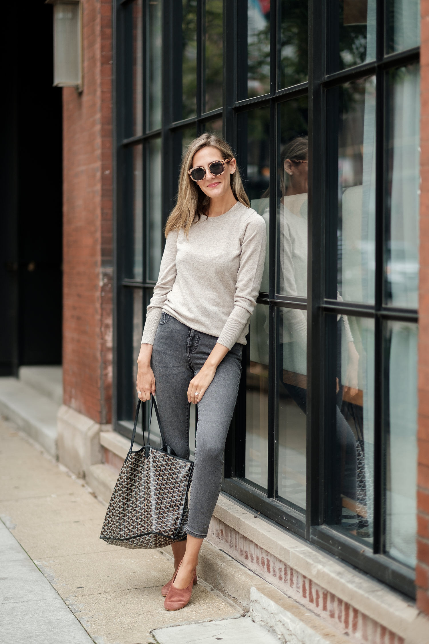 Grey sweater cheap street style