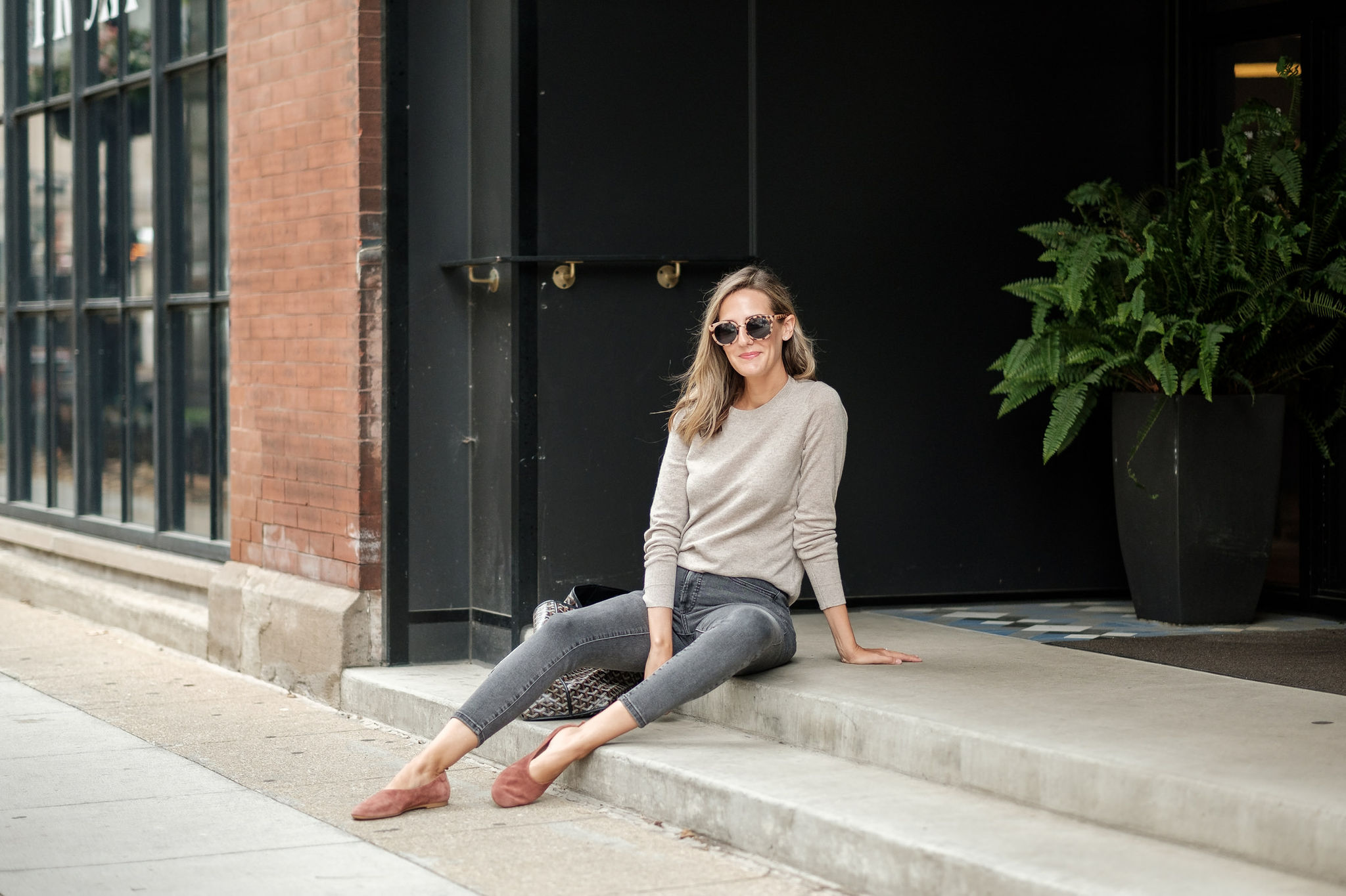 Make It Monochrome: 5 Ways to Wear Everlane Neutrals - NAWO