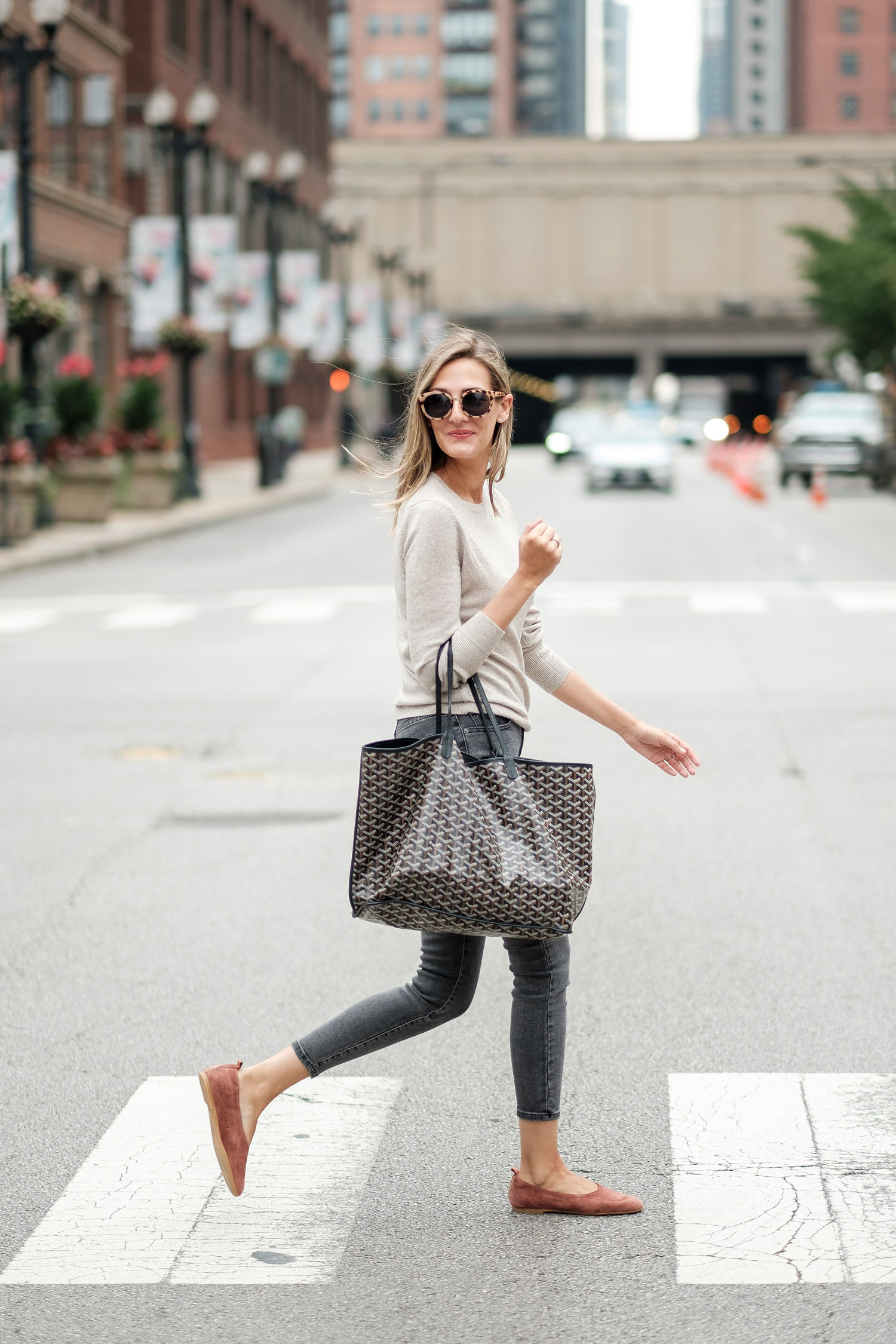 outfit white goyard tote