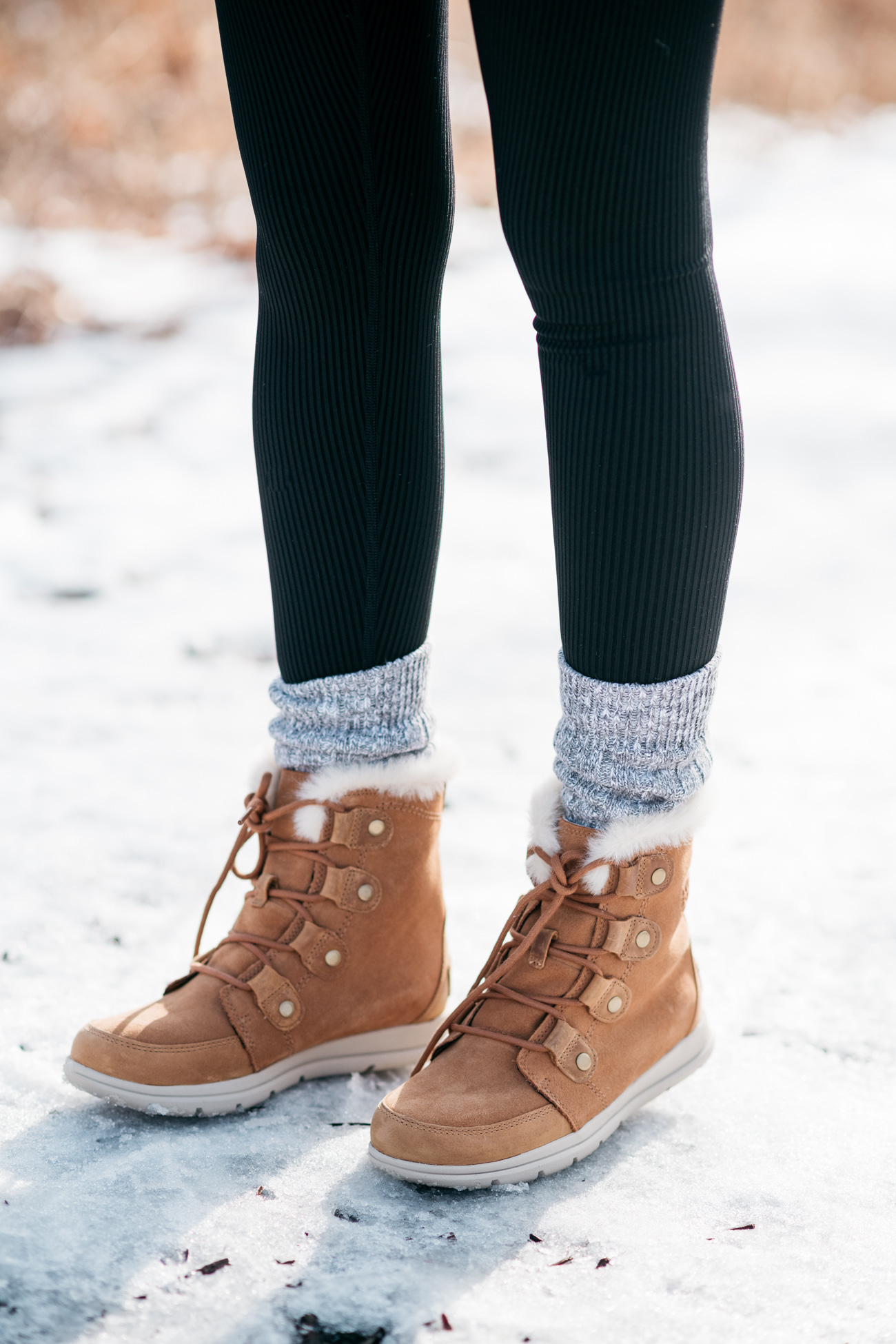 Beige Snow Boots with Leggings Outfits (2 ideas & outfits)